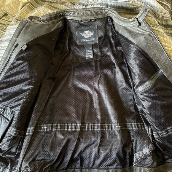 Harley-Davidson® Men's Passing Link Triple Vent Leather Jacket (never worn) - Picture 3 of 6